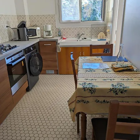Spacieux Et Calme Apartment *