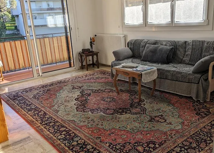 Spacieux Et Calme Apartamento